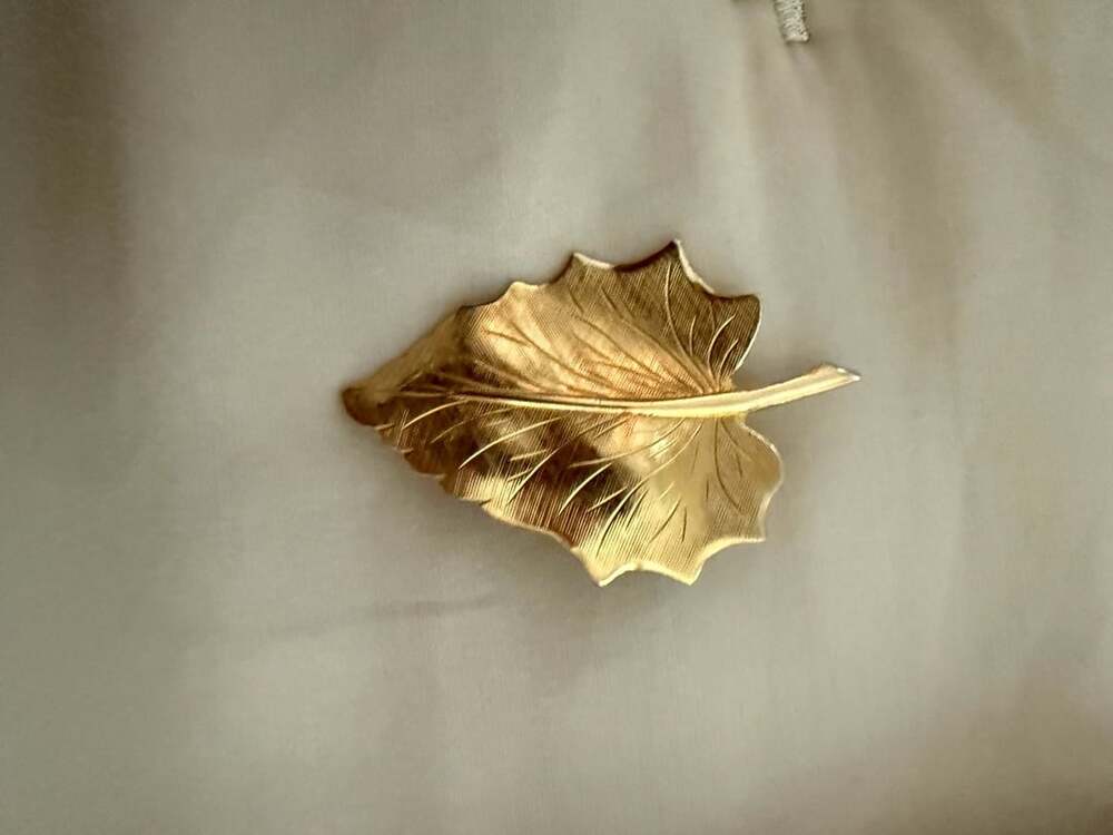 Vintage Gold Tone Leaf Brooch Pin Textured Metal